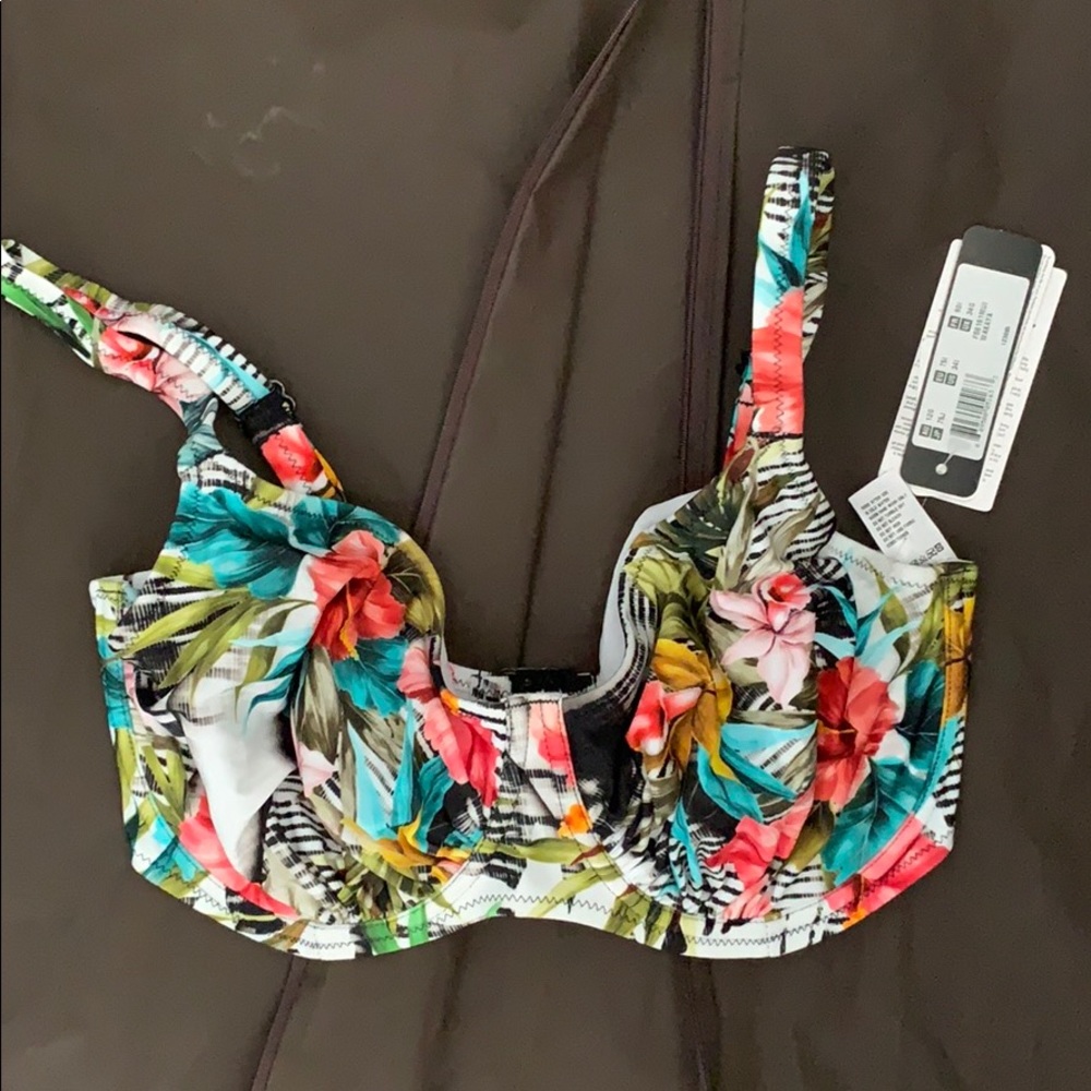 Fantasies bikini top